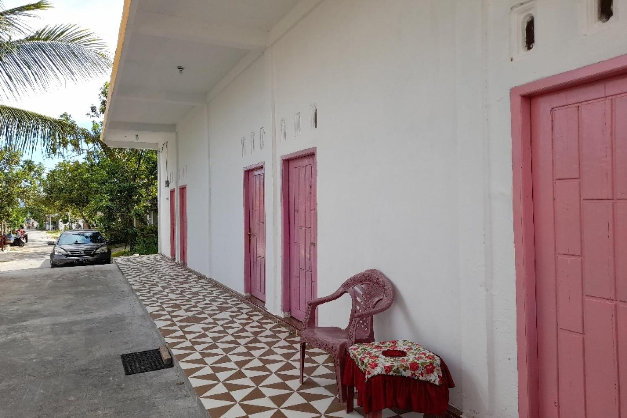 Oyo Homes 91248 Desa Wisata Banding Agung Danau Ranau 外观 照片